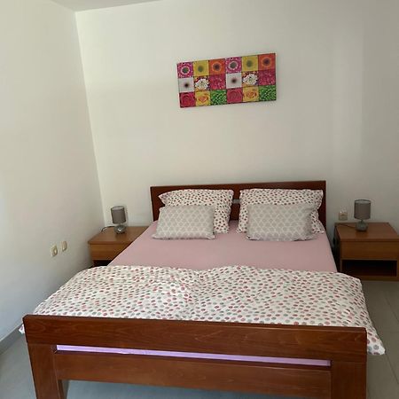 Lucija Apartment Karlobag Luaran gambar