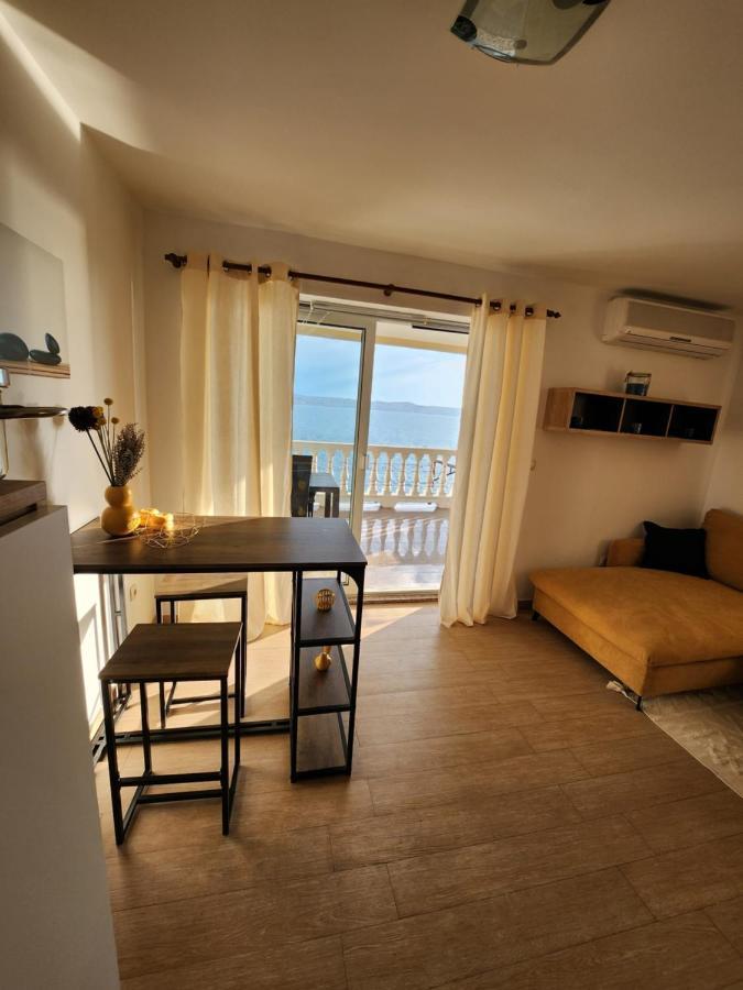 Lucija Apartment Karlobag Luaran gambar